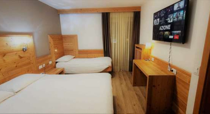 Hotel Arnica, Madonna Di Campiglio ski chalet, image 5